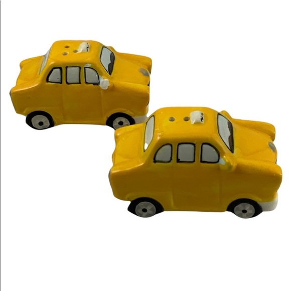 NYC Yellow Cab Cars Ceramic Salt Pepper Shaker Set by American Alitier - Picture 4 of 16
